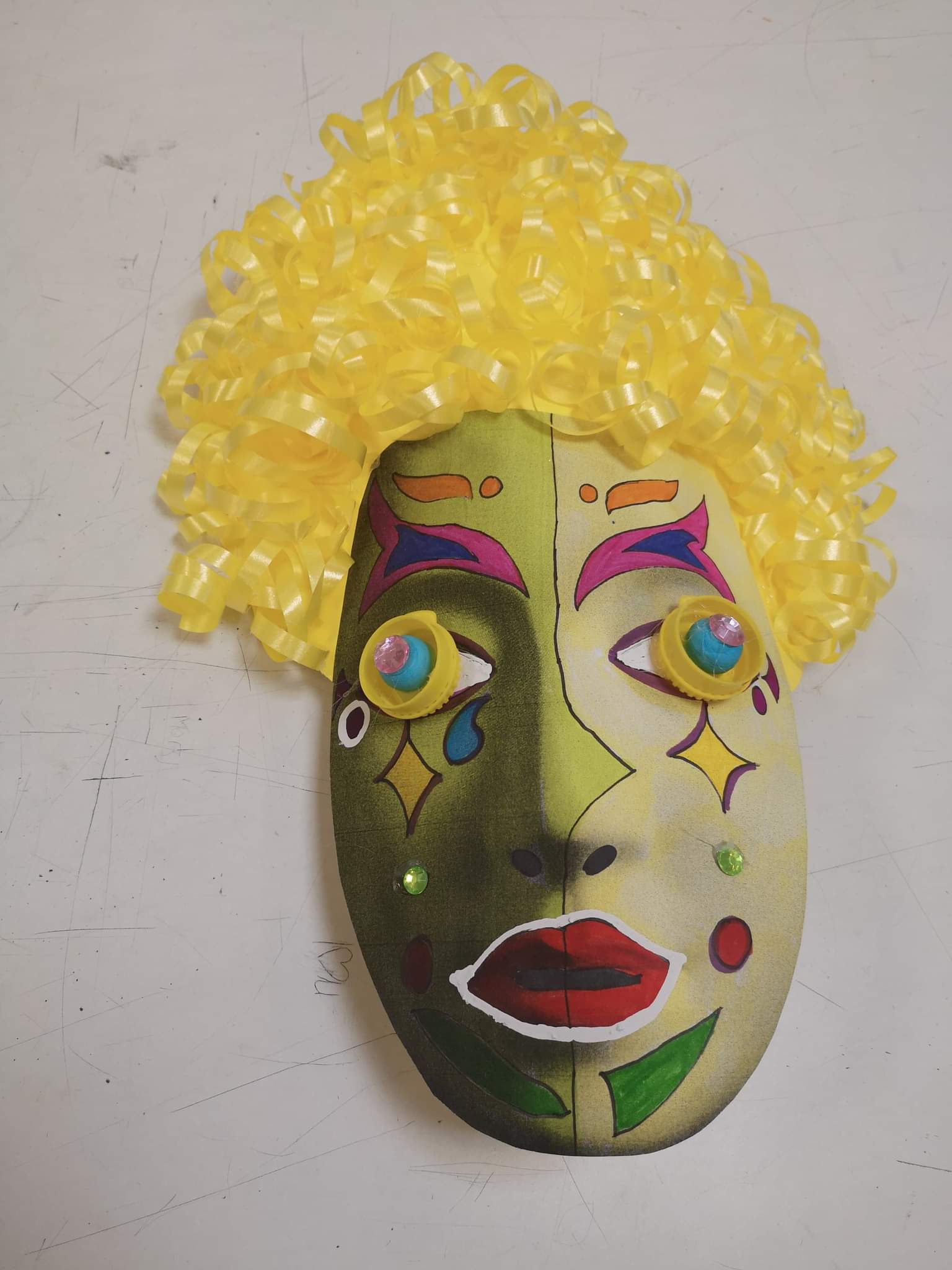 Visuel : Travail sur le thème du masque par les élèves de Mme DEGERT.