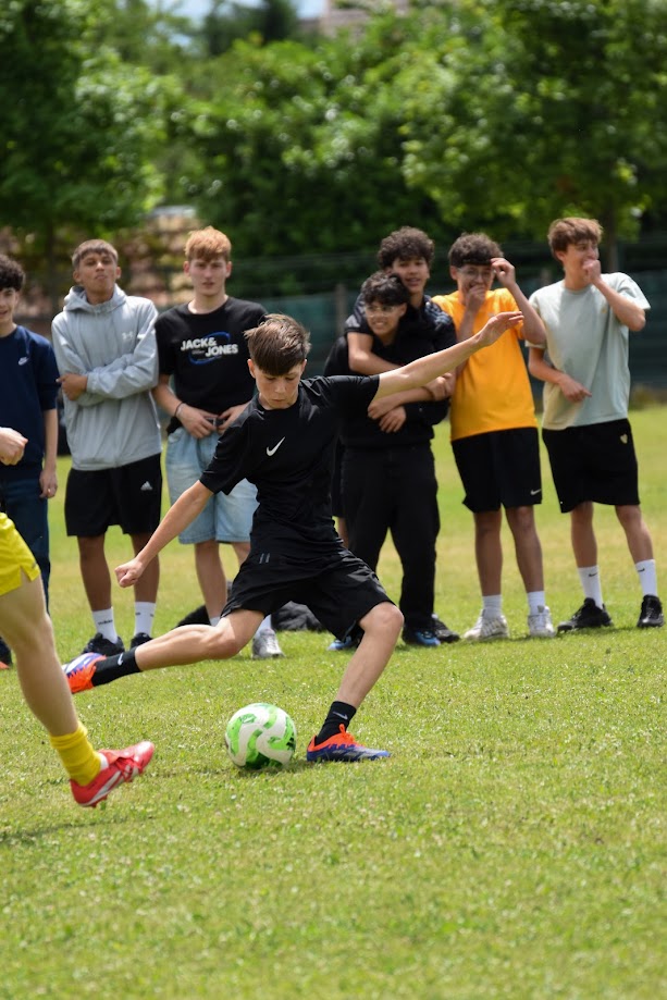 Visuel : Finale de foot quipe profs/lves de 3C