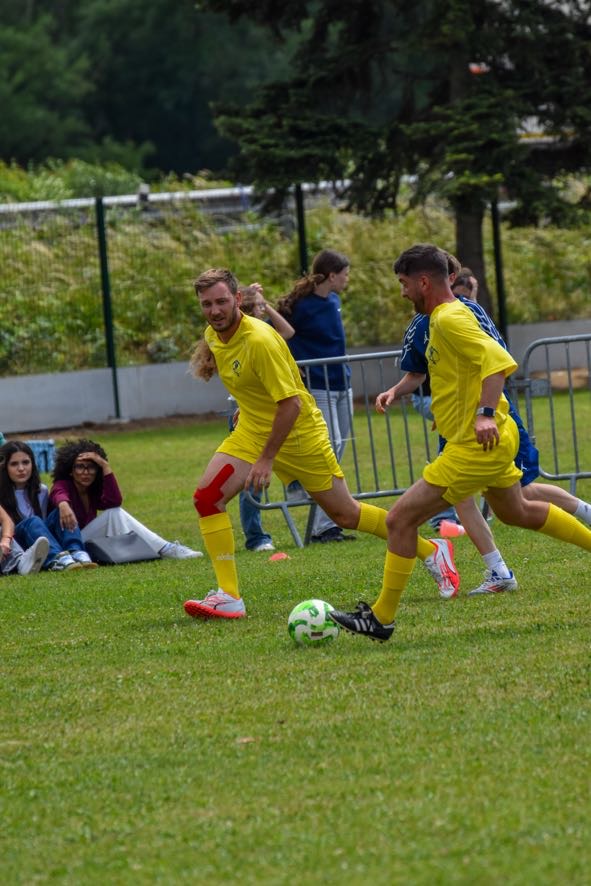 Visuel : Finale de foot quipe profs/lves de 3C
