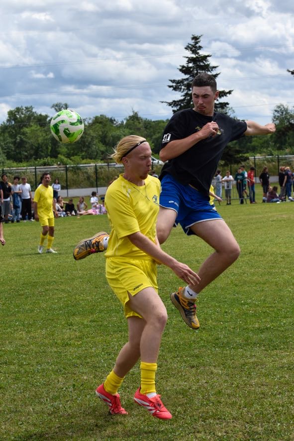 Visuel : Finale de foot quipe profs/lves de 3C