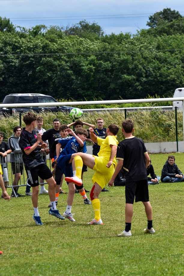 Visuel : Finale de foot quipe profs/lves de 3C