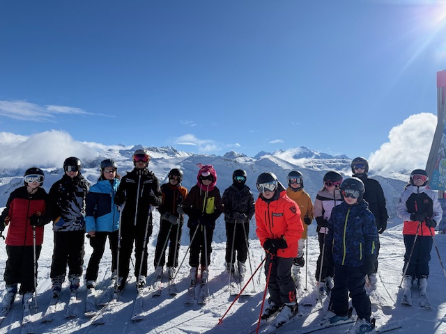 Visuel : Classe de neige des 5C et 5D aux Carroz d'Ar�ches