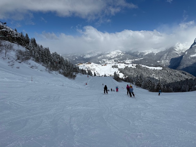 Visuel : Classe de neige des �l�ves de 5B et de 5G